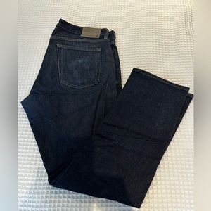 Bonobos Summer weight Jean size 35 x 32, barely worn, no rips, tears, or frays